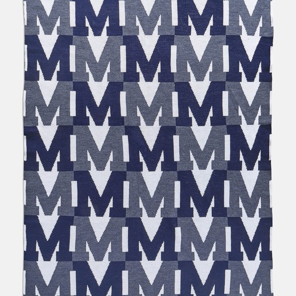 “A” On Repeat Custom Blanket - Picture 6 of 6